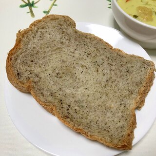 HBで作る☆黒胡麻食パン